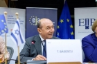 Băsescu, atac la Iohannis: "Nu este suficient să ceară poporului să se spele pe mâini. Trebuie să cerem Moscovei vaccinul rusesc!"