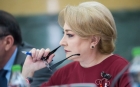 Dăncilă, chemată la raport în Parlament pentru a explica unde sunt banii din creşterea economică