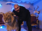 Dani Mocanu, reacție după ce i s-a făcut dosar penal pentru că a filmat un videoclip cu un leu rănit. "Leul trăiește mai bine decât voi toți"