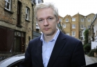 Ecuadorul i-a tăiat accesul la internet lui Assange, după ce a publicat documente incendiare despre candidatii alegerilor din SUA