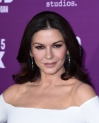 Este de nerecunoscut! Cum arată acum Catherine Zeta-Jones