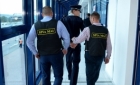 Filmul atentatului de pe aeroportul internațional Chișinău: Atacatorul a furat pistolul de la un polițist de frontieră
