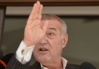 Gigi Becali spune că a fost șantajat de Laurențiu Reghecampf!