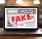 Legea împotriva fake news, aproape de adoptare în România: ANCOM și autoritățile pot bloca site-uri și postări cu informații false
