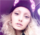 O poza minunata: Alexandra Stan ieșind de la duș. Artista și-a expus mândră podoabele naturale