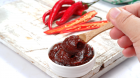 Oferă un gust intens și un plus de sănătate preparatelor tale cu Gochujang, un ingredient preferat de bucătarii coreeni

