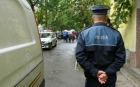 Poliţist rupt de beat, care circula cu maşina pe contrasens, dat jos de la volan de ceilalţi şoferi din trafic. Pedeapsa ridicolă aplicată de judecători