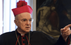 Scandal la Vatican: după ce a cerut arestarea Papei Francisc, un important arhiepiscop lansează o serie de noi acuzații
