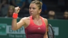 Simona Halep cu wild card. Cum jonglează sportiva cu mingea pe picior