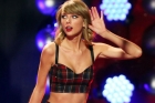 Taylor Swift l-a întrecut pe Michael Jackson la numărul de premii ale industriei muzicale americane