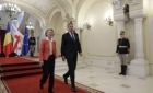 Ursula Von der Leyen, Braț la Braț cu Iohannis la București: "Cablul submarin de electricitate e o întemeiere a viitorului nostru pe o energie sigură și curată!"
