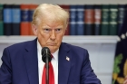 Vrăjeala lui Trump: Cică vrea să pună pe butuci exporturile de petrol ale Iranului ca sa nu dezvolte chipurile arma nucleară