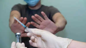 Cândva lăudată pentru că avea cea mai mare rată de vaccinare din lume, Portugalia înregistrează acum cel mai mare număr de decese în exces

