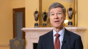 Economistul Jeffrey Sachs dezvăluie secretul din spatele relațiilor diplomatice dintre SUA și Rusia

