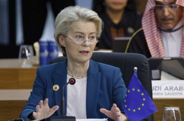 DAVOS - Ursula Von der Leyen crede că Donald Trump duce lumea spre pierzare: Retragerea din acordul de la Paris duce la prăpăd
