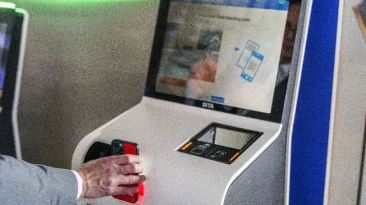 UE legalizează supravegherea biometrică în masă cu reglementarile privind inteligența artificială