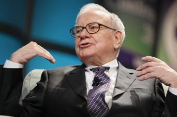 Warren Buffett critică dur tarifele economice impuse de Donald Trump: Sunt un act de război!
