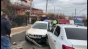 Şofer băut şi fără permis, urmărit în trafic de poliţişti. A fost prins după ce a lovit maşina de poliţie şi un autoturism parcat