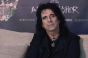 Alice Cooper a încheiat un „pact de moarte" cu soţia sa