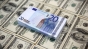 Euro se prăbuşeşete faţă de dolar după votul din Italia la minimul ultimelor 21 de luni