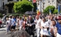 Gigi Becali face show în Piața Victoriei: a cântat cântece religioase și aruncă cu aghiasmă, după parada Bucharest Pride