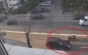 Momentul groaznic în care o şoferiţă a tras de volan şi a proiectat un motociclist în altă maşină de pe contrasens VIDEO