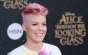 Pink va interpreta imnul naţional al SUA la finala Super Bowl