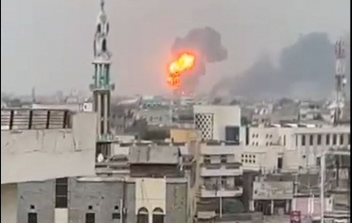 Armata israeliană a bombardat fieful Houthi: Porturi și centrale electrice, distruse în Yemen
