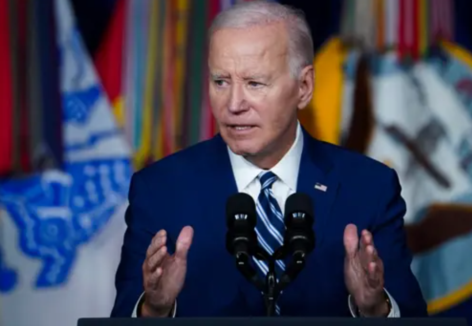 Balene contra petrol si gaze: Administrația Biden blochează suprafete imense de ape oceanice federale destinate forajelor de adancime