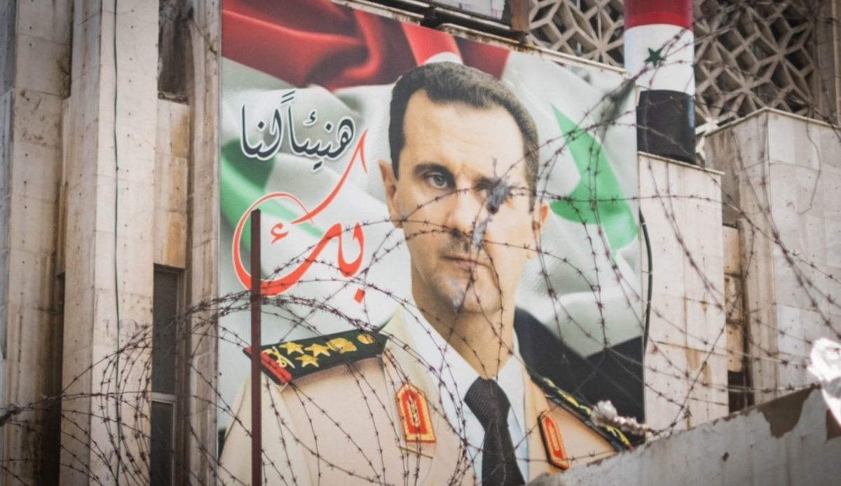 Bashar al-Assad s-a îmbarcat într-un avion şi a părăsit Damascul. Rebelii HTS anunţă că Siria este liberă
