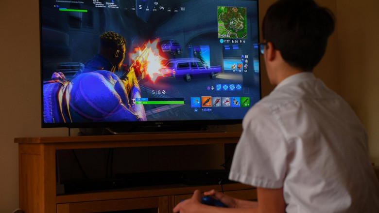 Caz unic: Dependent jocul video Fortnite, un adolescent a stat două luni internat în spital sa se trateze!