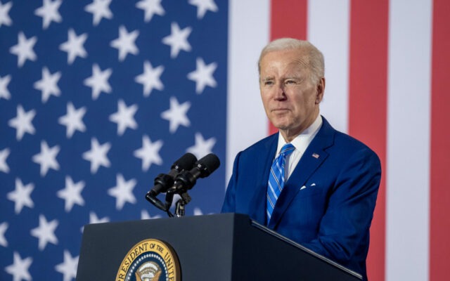 Cinci senatori republicani îi cer lui Biden să impună o interdicție de călătorie în China după înmulțirea cazurilor de boli respiratorii
