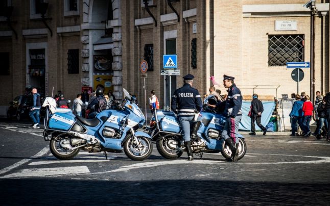 Coşmarul unui tânăr român răpit, jefuit şi bătut crunt de o bandă de italieni. „Ne plictiseam şi am zis să-i dăm o lecţie