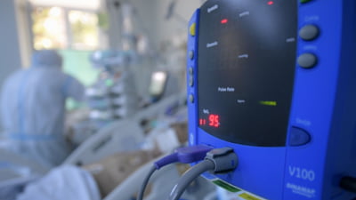 Daune morale de un leu pentru un medic acuzat în pandemie că „a reușit să facă să moară un om teafăr și sănătos