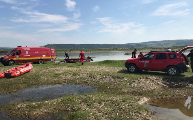 Detaliile unei crime oribile: Şi-a tranşat fiul cu bomfaierul, după care a aruncat bucăţile în apele Siretului