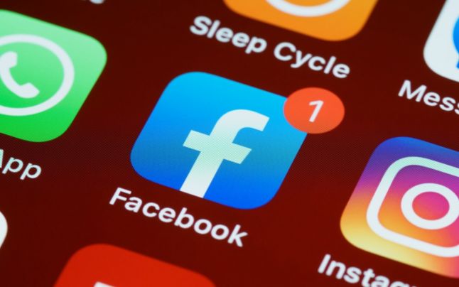 Facebook vrea să-şi schimbe numele, pentru a reflecta ambiţiile mai mari ale companiei