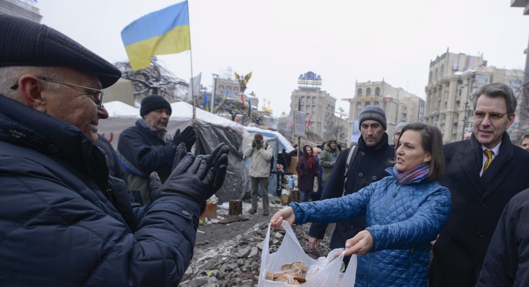 Fost analist CIA râde de planurile lui Nuland pentru Crimeea
