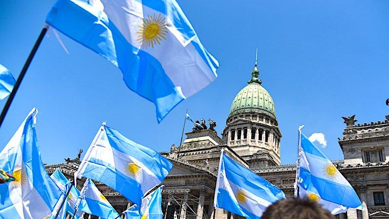 Marea dedolarizare: Argentina și-a plătit datoriile către FMI în yuanul chinezesc!