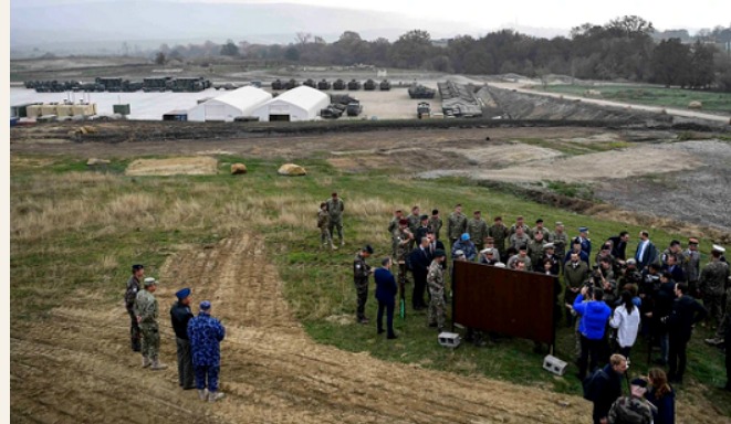 Militarii francezi detașaţi în România se plâng în presa franceză de condițiile de cazare și spun că suferă de foame și de frig