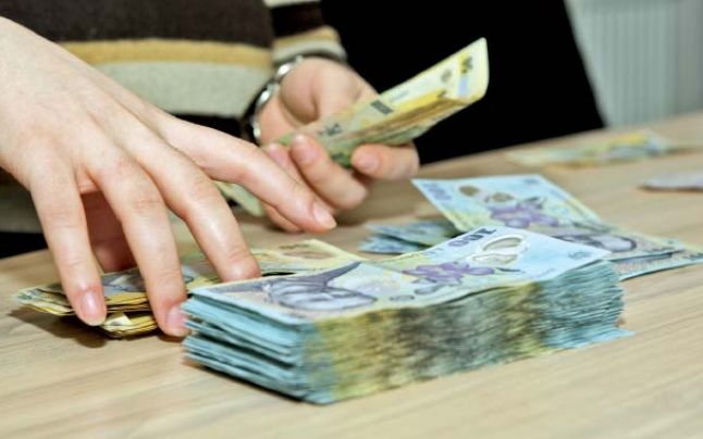 Noi creşteri salariale pentru bugetari. Angajaţii care vor primi o majorare de 15%