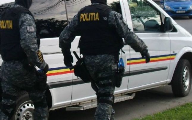 Nuntă organizată  întreruptă de mascaţi în prima zi din an. Poliţiştii au aflat un amănunt îngrijorător despre miri!