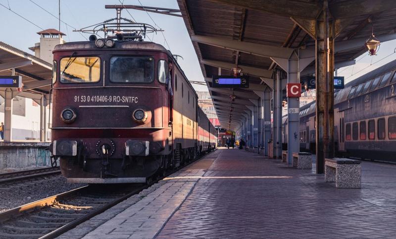 Panică într-un tren București-Craiova, rămas fără frână: 