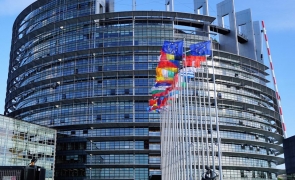 Parlamentul European solicită revizuirea tratatelor UE: se elimină votul unanim al statelor și sunt pedepsite țările care încalcă valorile europene!