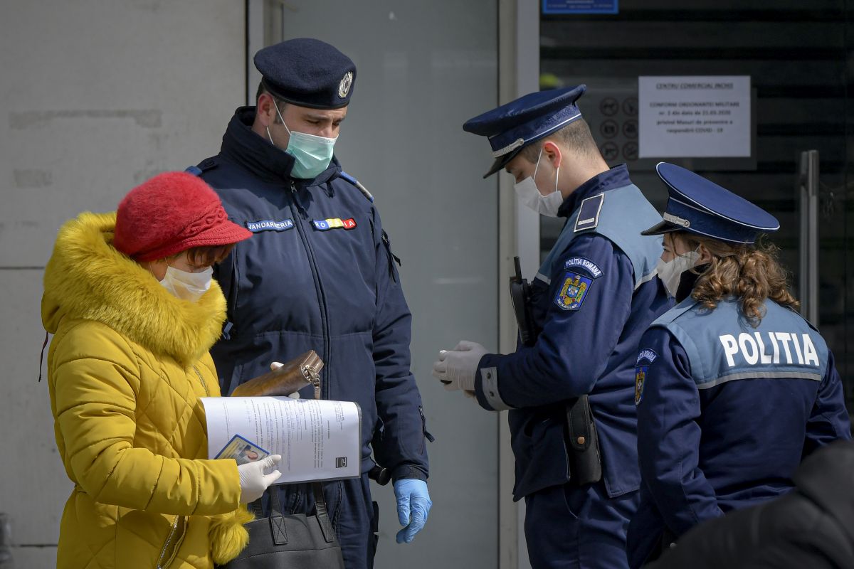 Polițiștii sunt puși să plătească pentru amenzile date în pandemie pentru ca instantele le declara ilegale pe bandă rulantă!

