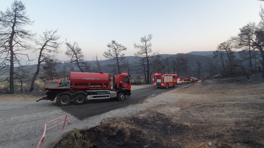 Pompierii români au reușit salvarea unei mănăstiri din Grecia amenințată de incendii. 