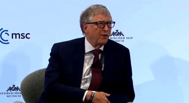 Producerea cărnii artificiale este 25 de ori mai poluantă decât carnea normală. Anterior, Bill Gates „sfătuia