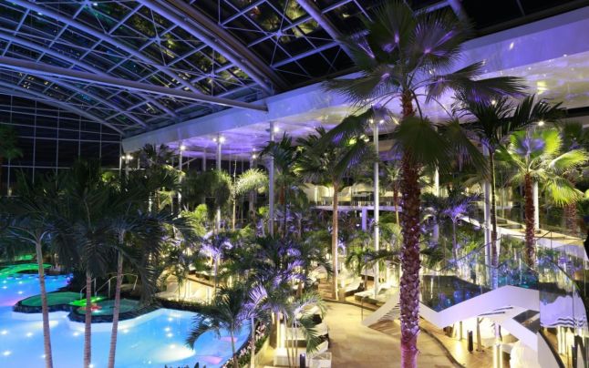 Sute de persoane au fost evacuate de urgenţă din Complexul Therme, după ce un echipament s-a supraîncălzit