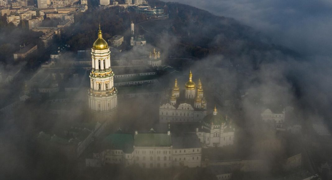 Ultimatum pentru călugării de la Lavra Kiev-Pechersk: 