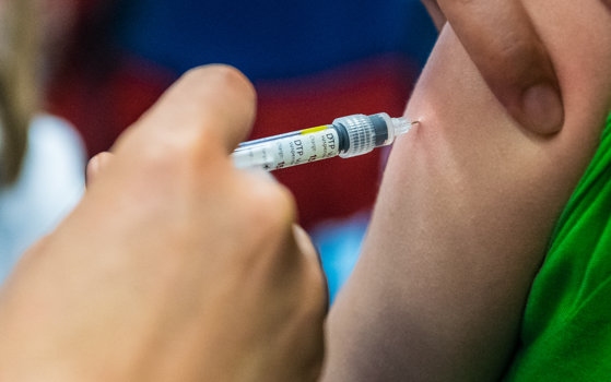 Ultimele 540.000 de doze de vaccin antigripal ajung marţi şi miercuri la DSP-urile din ţară