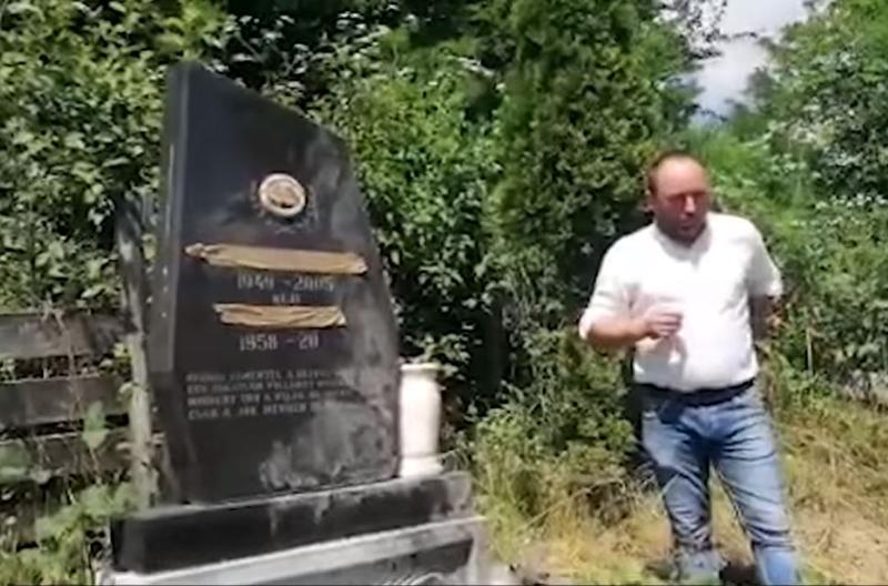 Urșii fac pagube în cimitir: 